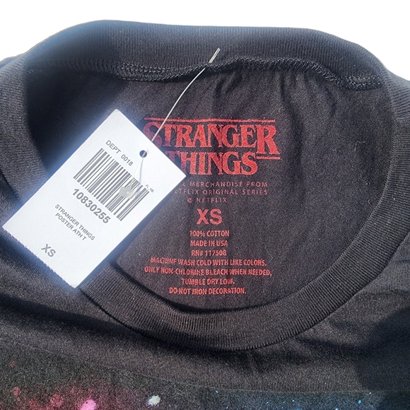 Hot Topic Stranger Things Raglan Tee - Picture 5 of 7